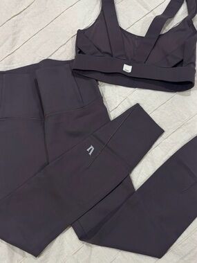 Vuori Dark Charcoal Gray Sports Bralette Crop Top